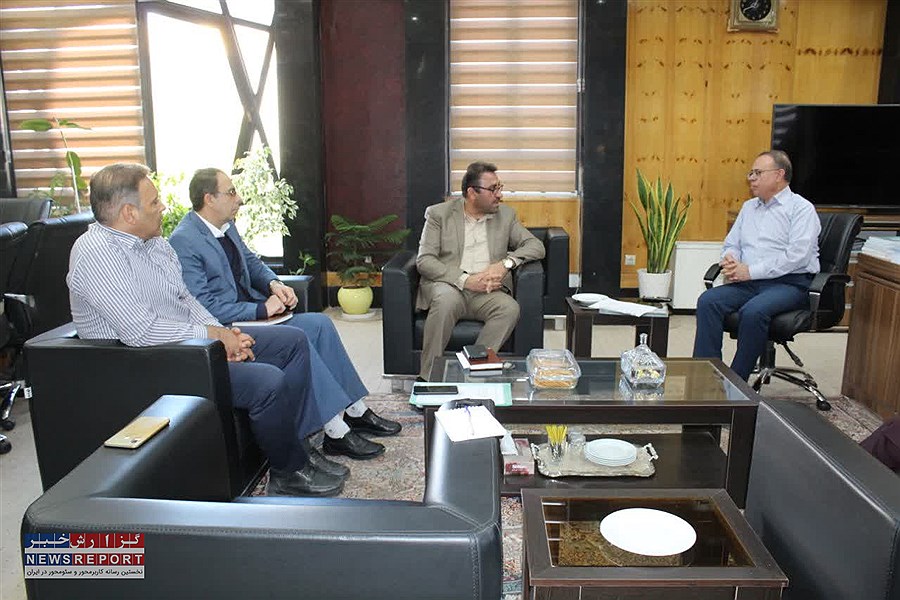دیدار مسئول اداره کل پست استان فارس با رئیس سازمان برنامه ریزی